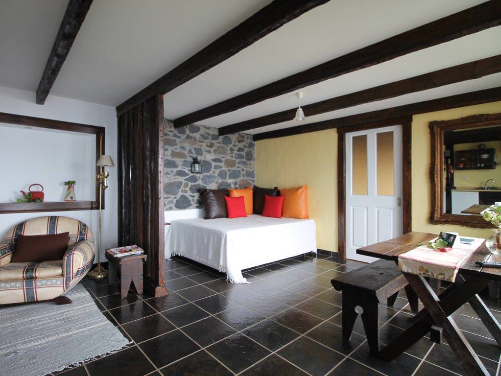 Levada cottage, photograph 1