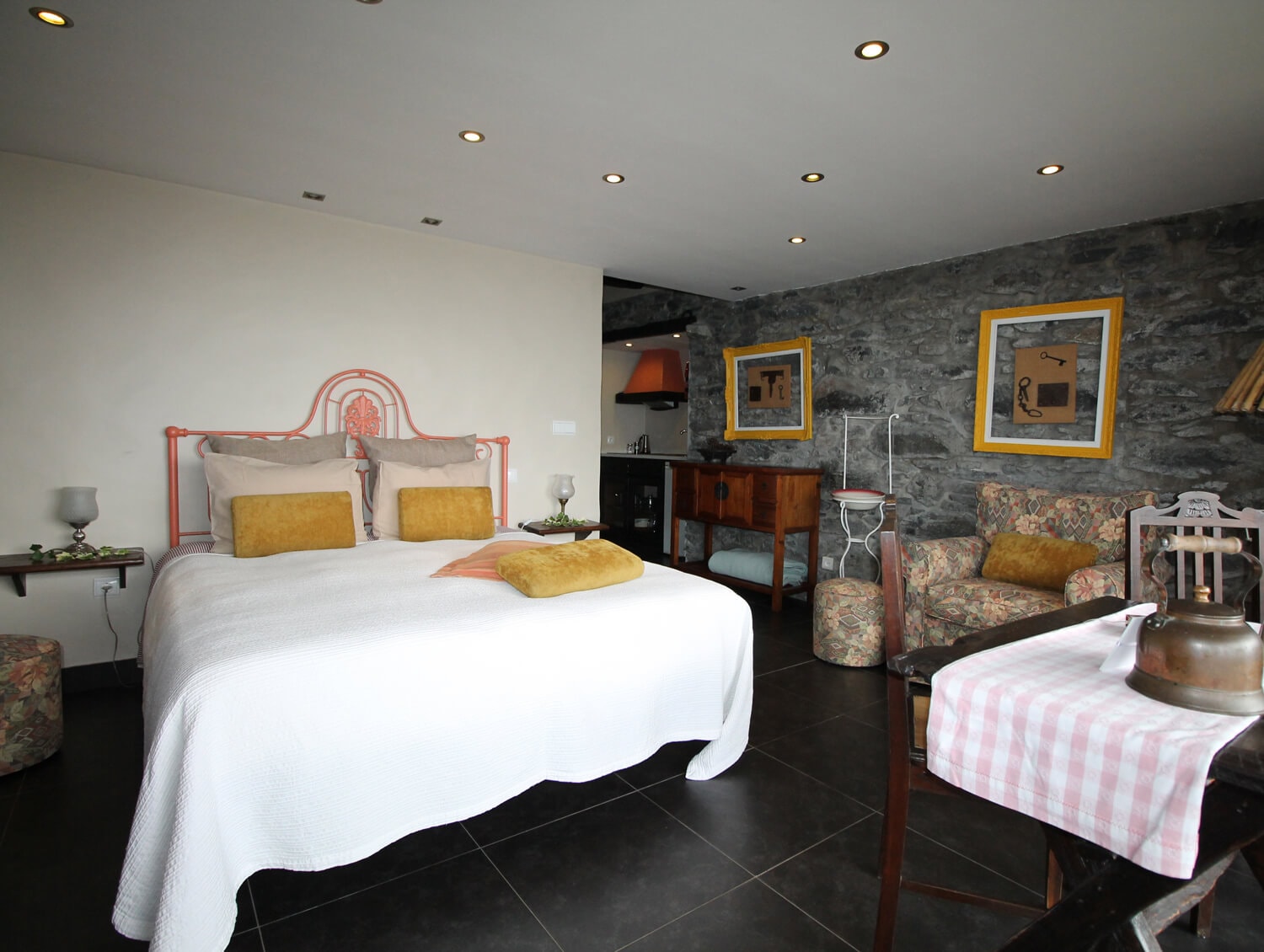 Palha cottage, photograph 1